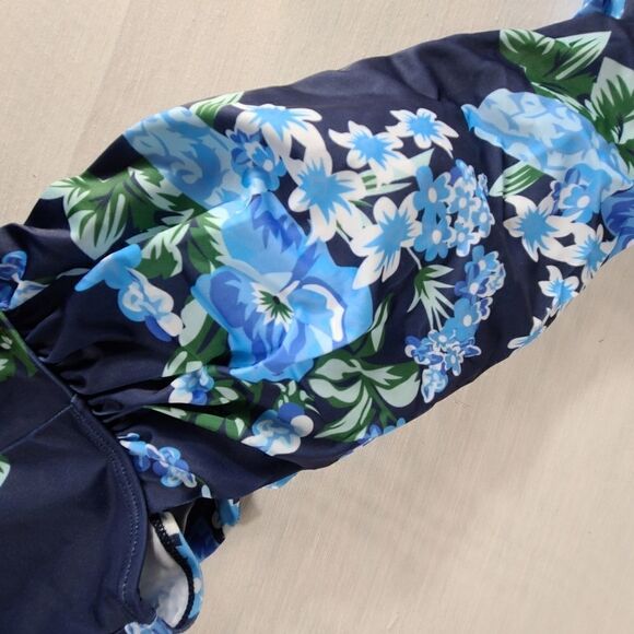 Plunge Deep V Neck One Piece Swimsuit  - Picture 5 of 6